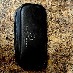 Young Living Savvy Minerals black EUC makeup cosmetic bag case
